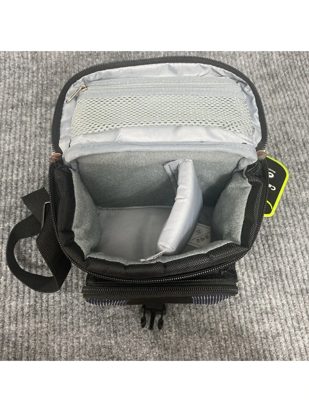 EveCase Camera Bag Small Black Multi Storage Zipper Pockets Shoulder Strap Nylon
